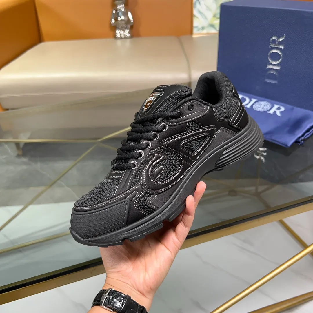 Men's Men's Shoes💰P460💰【DIOR】Dior's new B30 low-top sneakers✅ Carefully crafted from gray mesh fabric and white technical fabric, it features a CD30" graphic logo, and "DIO~B30" and "CD30" logos on the heel and tongue. The extra-light sculpted rubber sole is paired with iconic embellishments to enhance style, and internal stretch details create an ideal and comfortable wearing experience. Can be matched with a variety of casual looks to highlight a fashionable and modern sports style. Size: 38-44 (45 can be customized)